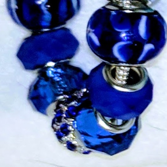 Glass and faceted beaded silver bracelet - Picture 3 of 3